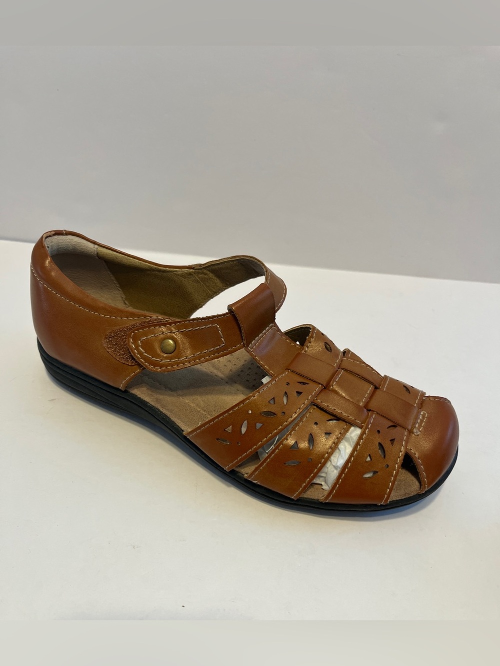 Earth Spirit Gelron Women's Brown Closed-Toe Sandal 7.5 with Hook-and-Loop Strap